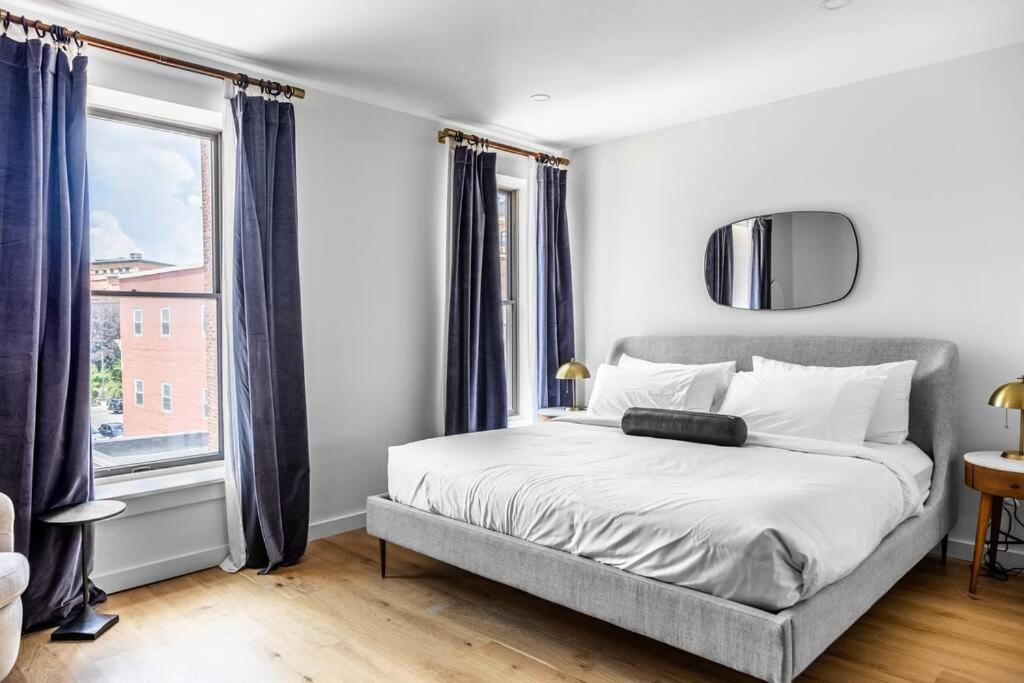 בנגור The Phenix Historic Dtwn Hotel, King Bed, Room # 309 מראה חיצוני תמונה