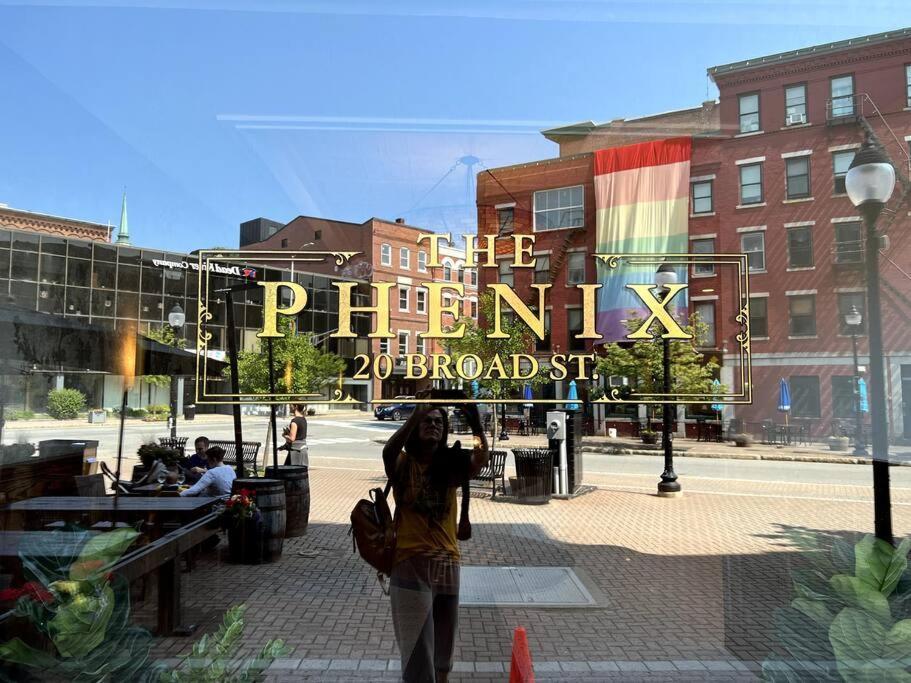 בנגור The Phenix Historic Dtwn Hotel, King Bed, Room # 309 מראה חיצוני תמונה